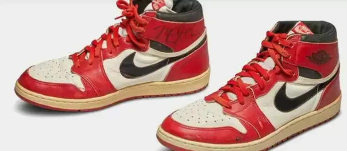 महामारी में भी इस खिलाड़ी के जूते 4.25 करोड़ रुपए में बिके!