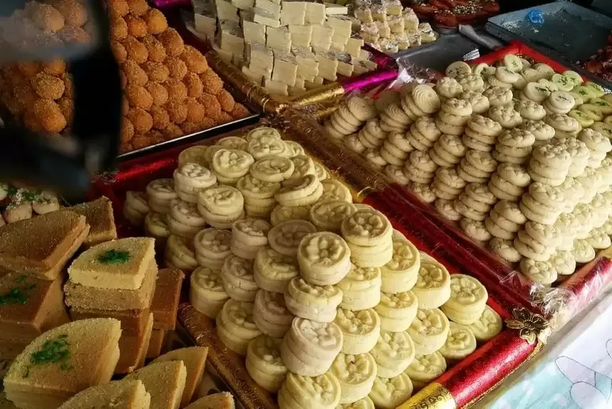 मिठाई, नमकीन, जेवरात, नकदी.. इंदौर में ऐसे हो रहीं संक्रमणमुक्त