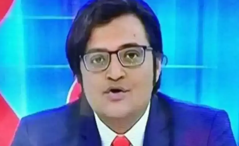 ‘रिपब्लिक टीवी’ के अर्नब गोस्वामी को मुंबई पुलिस ने गिरफ्तार किया