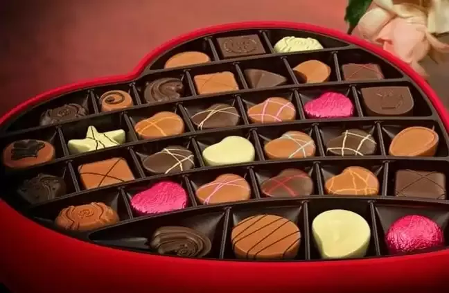 चॉकलेट बनते देखें और स्वाद का लुत्फ भी उठाएं!