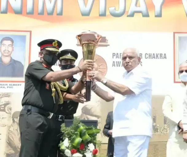 मुख्यमंत्री येडियुरप्पा ने 1971 के युद्ध नायकों का किया सम्मान