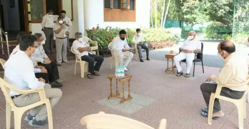 कर्नाटक: येडियुरप्पा ने की बैठक, अभी यहां रात्रि कर्फ्यू, अहम फैसला 20 को संभव