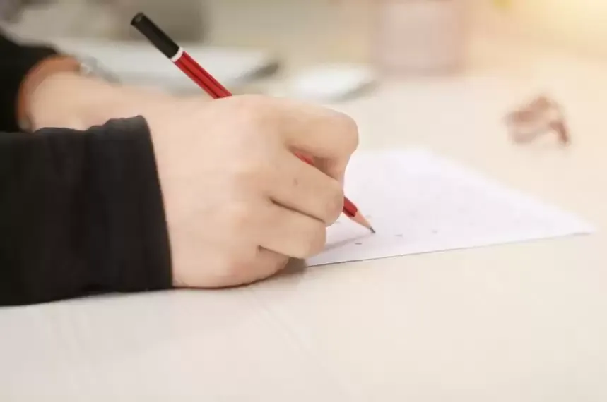 कर्नाटक ने पहली से नौंवी कक्षा के छात्र-छात्राओं के लिए मूल्यांकन प्रणाली पेश की