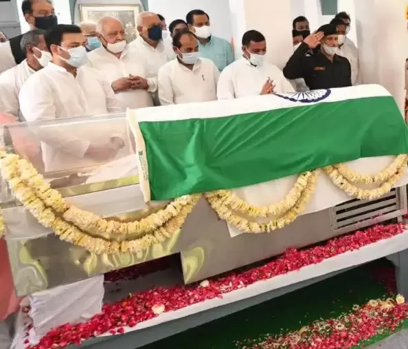 पंचतत्व में विलीन हुए कल्याण सिंह