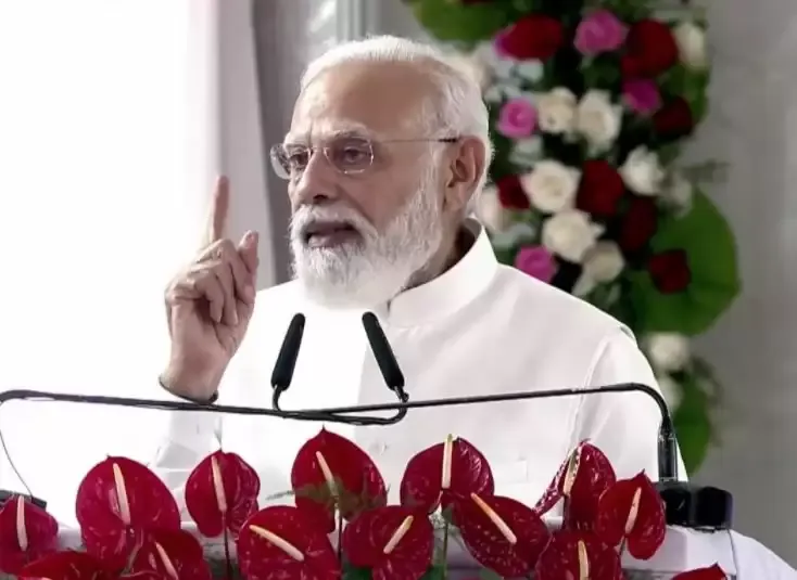 प्रधानमंत्री ने कुशीनगर में 260 करोड़ रु. की लागत से बने अंतरराष्ट्रीय विमानतल का लोकार्पण किया