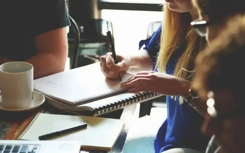 अक्टूबर में सेवा क्षेत्र की गतिविधियां 10.5 साल में सबसे तेज रफ्तार से बढ़ीं: पीएमआई