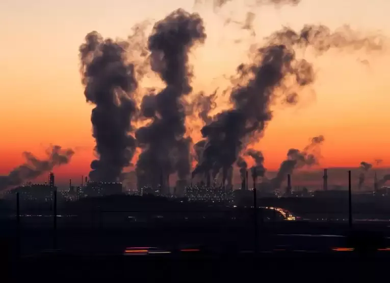 उच्चतम न्यायालय ने बढ़ते प्रदूषण के मद्देनजर दिल्ली-एनसीआर में निर्माण गतिविधियों पर फिर रोक लगाई