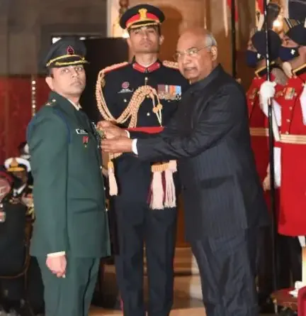 6 आतंकियों को मार गिराने वाले अभियान का किया नेतृत्व, भारत के सपूत मेजर महेश को मिला शौर्य चक्र