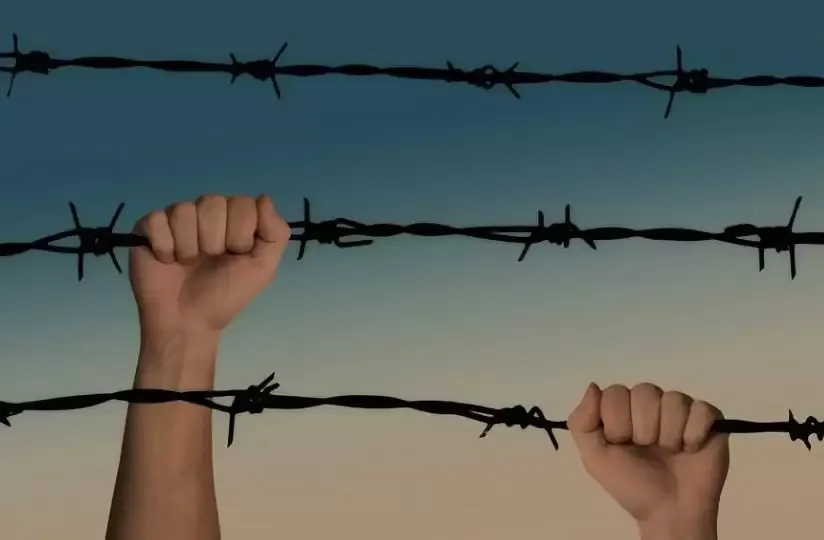 यूक्रेन: खाना-पानी नहीं, आसमान से बरस रहे बम, तिरंगा बना हमारा कवच