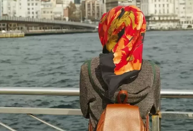 कर्नाटक: हिजाब मामले में सोमवार को होगी सुनवाई, तब तक लगाई यह पाबंदी