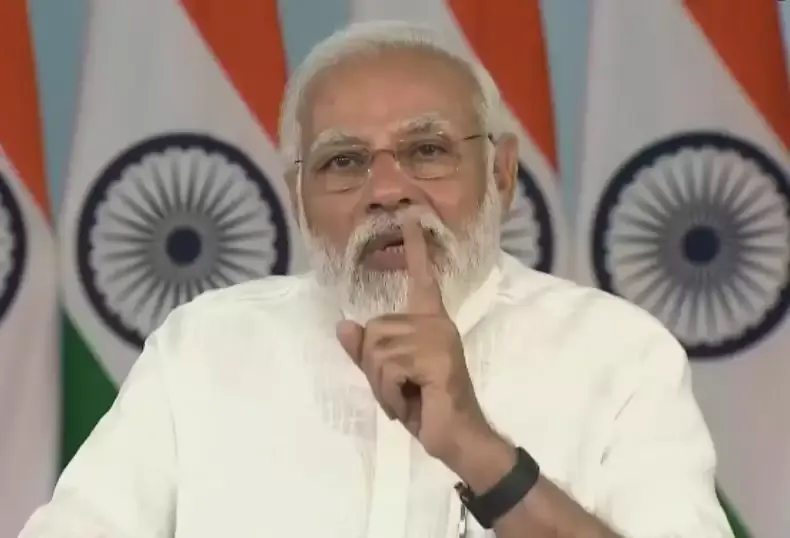 विपक्ष पर मोदी का प्रहार: 'इनकी' सरकार थी तो गरीबों का राशन लूटने के लिए 4 करोड़ फर्जी लोग कागजों में बनाए