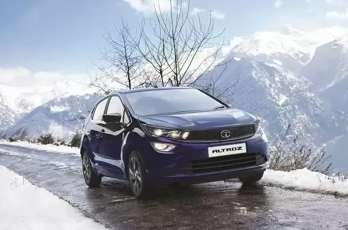 टाटा मोटर्स ने लॉन्च की अल्ट्रोज़ डीसीए, जानिए कीमत और आकर्षक खूबियां