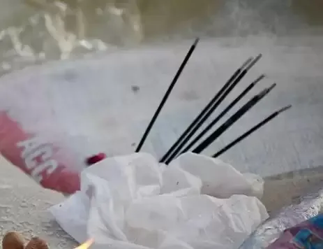 झाड़-फूंक के दौरान मौलाना ने लड़की को बेरहमी से पीटा, अगरबत्ती से दागा