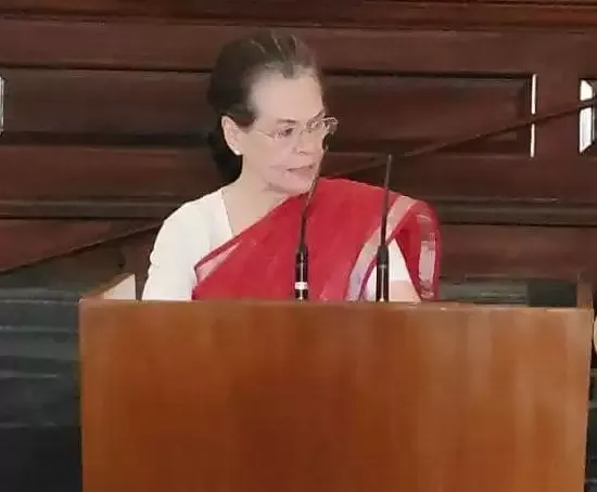 कांग्रेस का फिर से मजबूत होना लोकतंत्र और समाज के लिए जरूरी: सोनिया