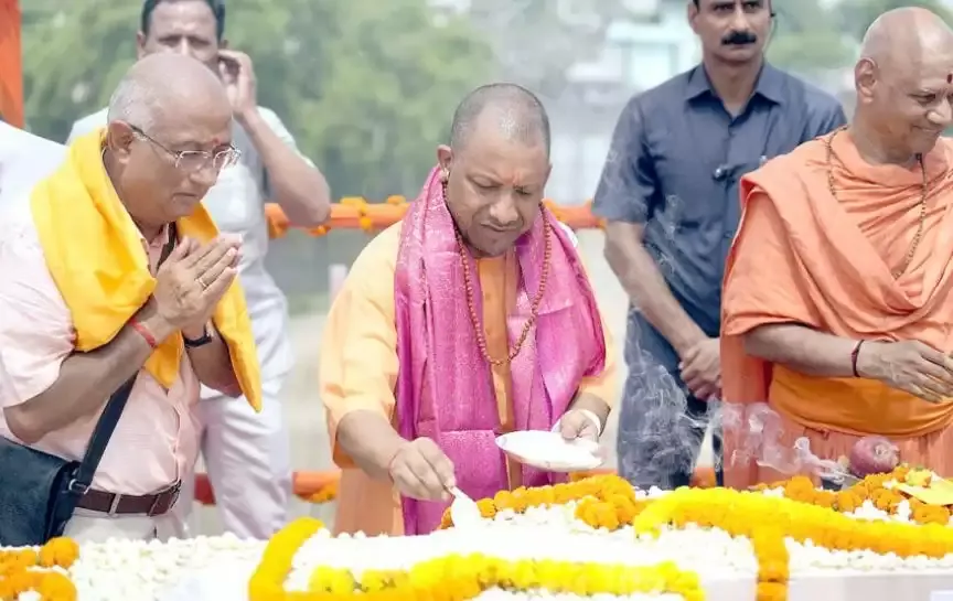 योगी आदित्यनाथ ने राम मंदिर निर्माण के दूसरे चरण की आधारशिला रखी