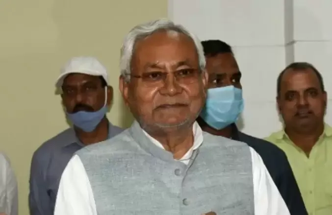 नीतीश कुमार ने मुख्यमंत्री पद की शपथ ली, तेजस्वी ने भी शपथ ग्रहण की