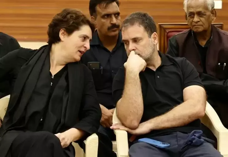 महंगाई, बेरोजगारी के खिलाफ प्रदर्शनः राहुल-प्रियंका समेत कई नेता हिरासत में लिए गए