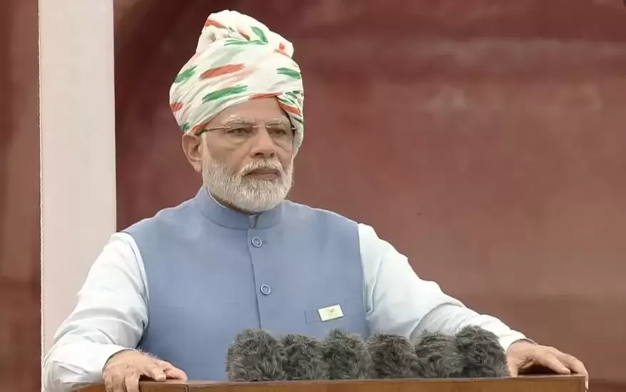 लालकिले की प्राचीर से क्या बोल रहे हैं प्रधानमंत्री, यहां सुनिए
