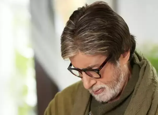 शूटिंग के दौरान अमिताभ के साथ हुआ हादसा, अस्पताल पहुंचाए गए