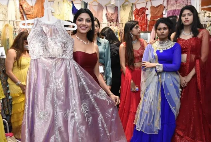 फैशन जगत में धूम मचाने के लिए आ रही हाई लाइफ प्रदर्शनी व सेल