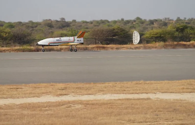 इसरो ने पुनः प्रयोज्य प्रक्षेपण यान स्वायत्त लैंडिंग मिशन के तहत सफल परीक्षण किया