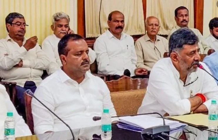 कांग्रेस विधायक यूटी खादर सर्वसम्मति से कर्नाटक विधानसभा के अध्यक्ष चुने गए