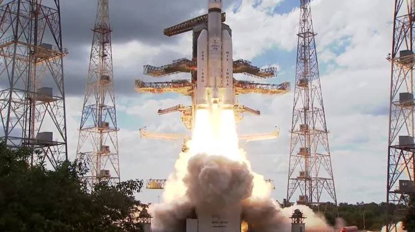 चंद्रमा की ओर रवाना हुआ चंद्रयान-3