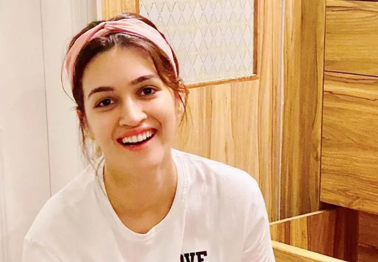 बॉलीवुड में 10 साल पूरे होने पर क्या बोलीं कृति सेनन?