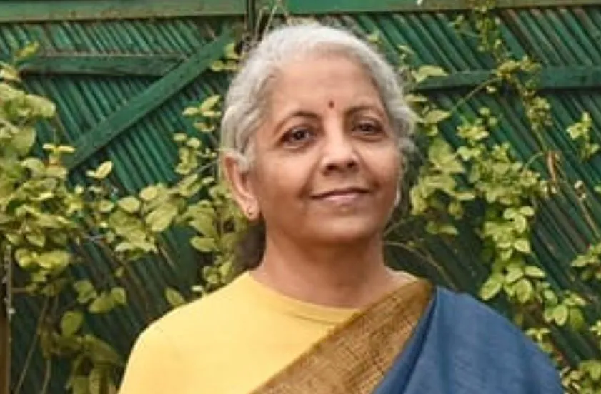 'पेपरलेस' बजट पेश करने के लिए निर्मला सीतारमण संसद भवन पहुंचीं