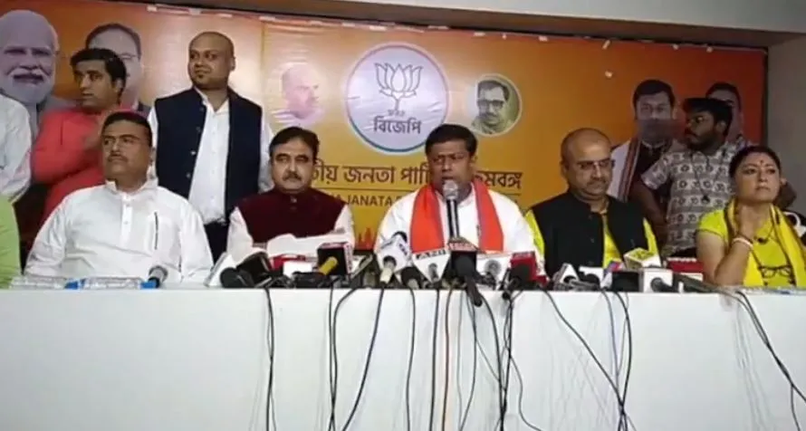 कलकत्ता उच्च न्यायालय के पूर्व न्यायाधीश अभिजीत गंगोपाध्याय भाजपा में शामिल हुए