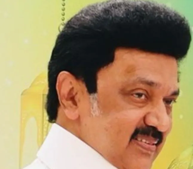 स्टालिन ने थूथुकुडी में चुनाव प्रचार किया, स्थानीय लोगों के साथ सेल्फी ली