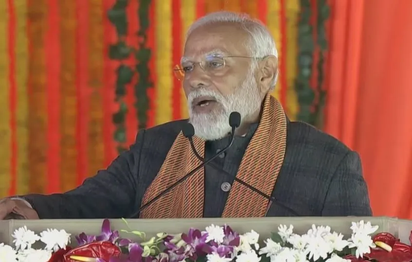 कांग्रेस और उसके साथियों ने अनुच्छेद 370 के नाम पर जम्मू-कश्मीर के लोगों को गुमराह किया: मोदी