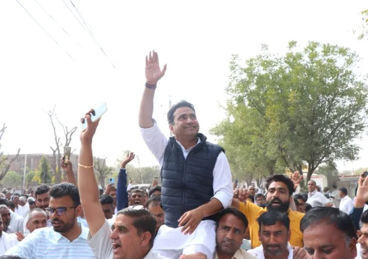 चूरू: सांसद राहुल कस्वां भाजपा से इस्तीफा देने के बाद कांग्रेस में शामिल हुए 