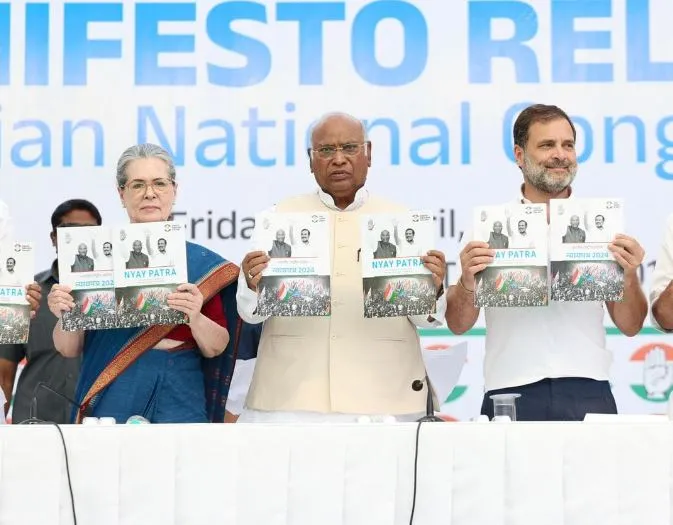 कांग्रेस ने घोषणापत्र में शामिल किए ये वादे