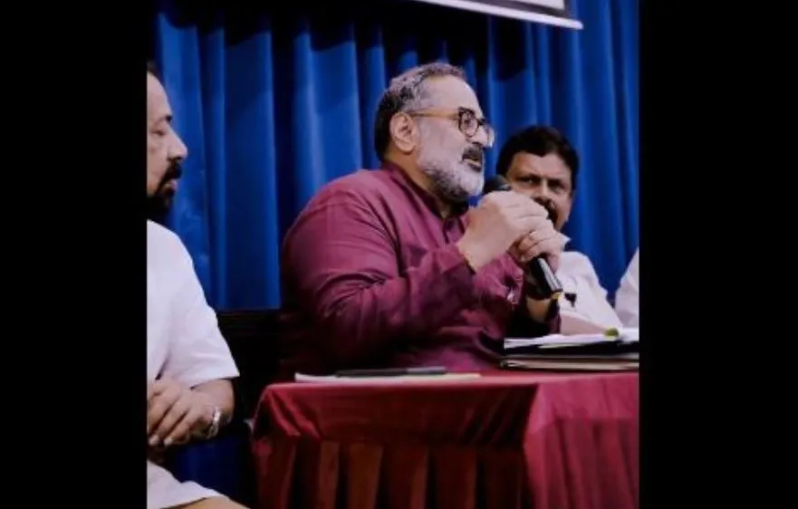 राजीव चंद्रशेखर ने शशि थरूर पर लगाया यह आरोप, कानूनी नोटिस भी भेजा