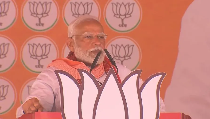 सपा-कांग्रेस ... दल दो हैं, लेकिन दुकान एक ही है: मोदी