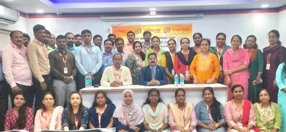 'मातृभाषा के साथ ही देश की राजभाषा पर भी गर्व होना चाहिए'