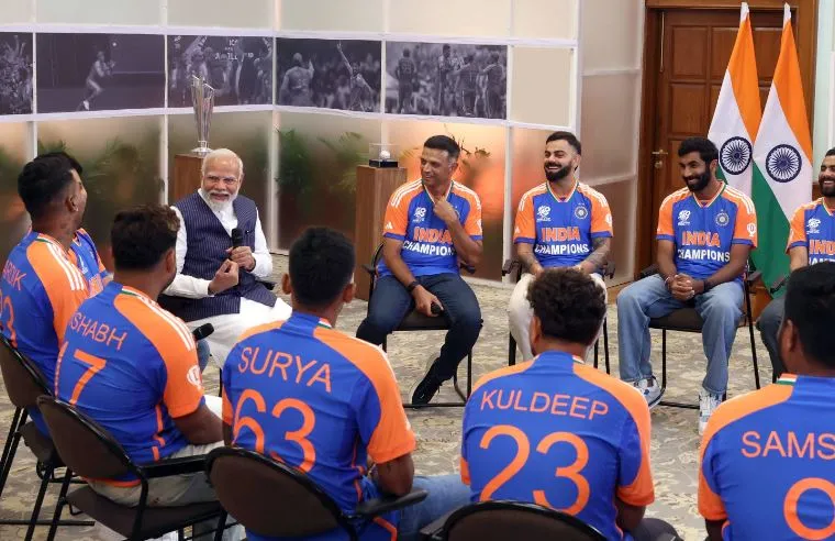 भारतीय क्रिकेट टीम के साथ बातचीत में बोले मोदी- 'आपने देश को उत्साह और उत्सव से भर दिया'