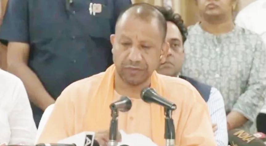 हाथरस मामला: जिम्मेदार कौन? न्यायिक जांच समिति पता लगाएगी