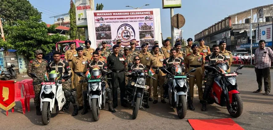 बेंगलूरु: ई-बाइक रैली को हरी झंडी दिखाई, योद्धाओं के त्याग और बलिदान को याद किया