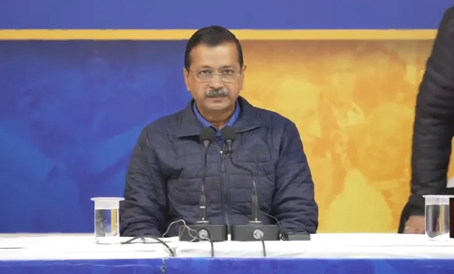 चुनाव आयोग ने केजरीवाल से यमुना में 'जहर' संबंधी आरोपों पर तथ्य मांगे