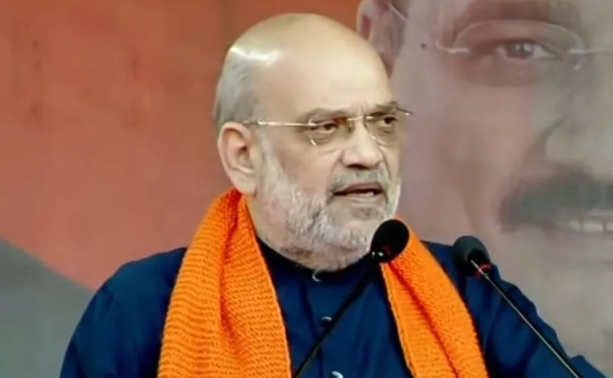 केजरीवाल पर शाह का निशाना- 'आपके यहां भगदड़ क्यों मची है?'