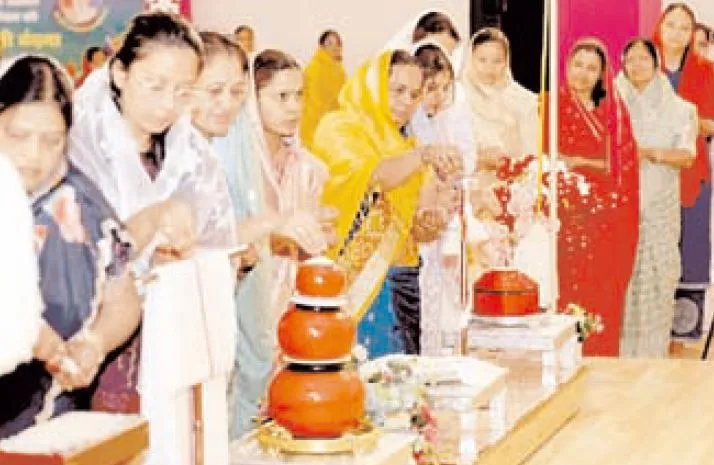 तीर्थंकर राह दिखाते हैं, खुद को चलकर लक्ष्य पर पहुंचना होगा: आचार्यश्री विमलसागरसूरी 