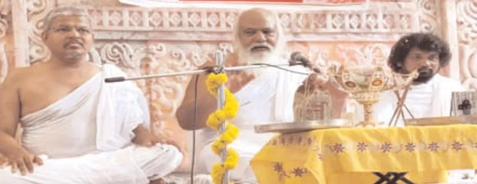 सद्गुरु आत्मगुणों के रक्षक व अंतरंग शत्रुओं के नाशक हैं: आचार्यश्री प्रभाकरसूरी