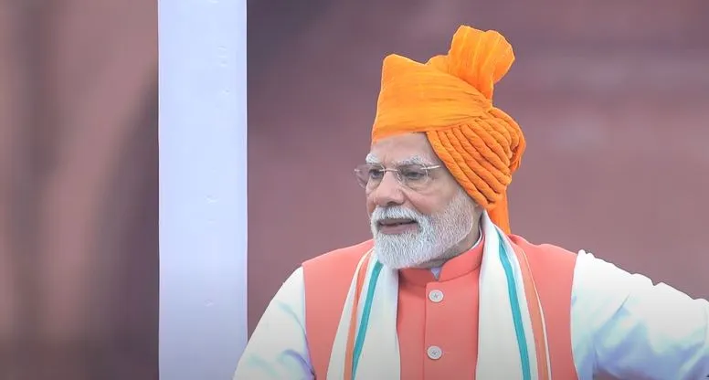 लाल किले से मोदी: भारत ने तय कर लिया है कि खून और पानी अब एकसाथ नहीं बहेंगे 