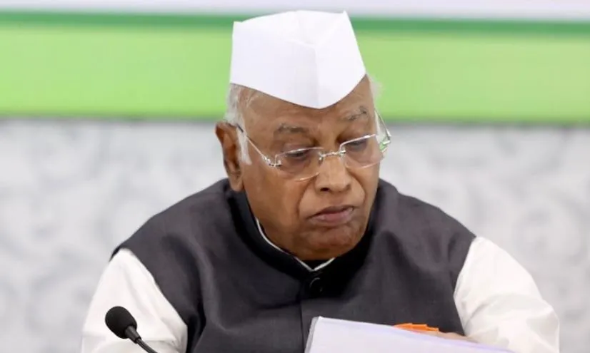 बिहार चुनाव के नतीजों और मोदी सरकार के भविष्य के बारे में क्या बोले मल्लिकार्जुन खरगे?