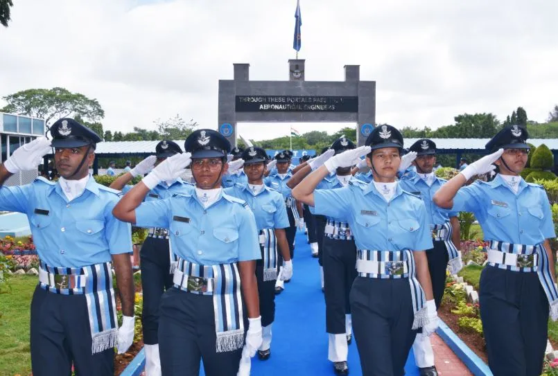 'अपने ज्ञान और कौशल को निरंतर उन्नत करते रहें अधिकारी'