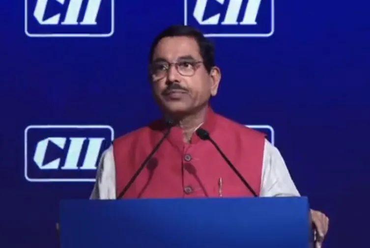 जीएसटी कटौती से अक्षय ऊर्जा क्षेत्र में 1.5 लाख करोड़ रुपए तक की बचत होगी: प्रह्लाद जोशी