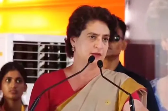 सदाकत आश्रम में बोलीं प्रियंका वाड्रा- महिला सम्मान तब होगा, जब उन्हें हर महीने सही मानदेय मिलेगा