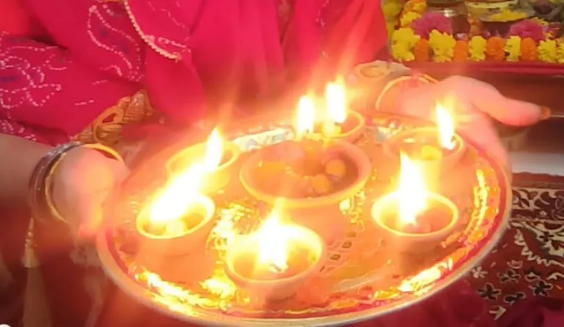 जगमग हुआ कोना-कोना, देशभर में धूमधाम से मनाई जा रही दीपावली